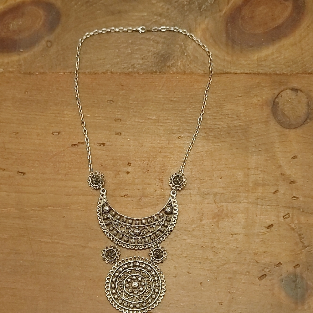 Elegant Silver Necklace